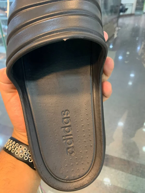 ⁦شبشب رجالي Adidas اسود⁩ - الصورة ⁦3⁩