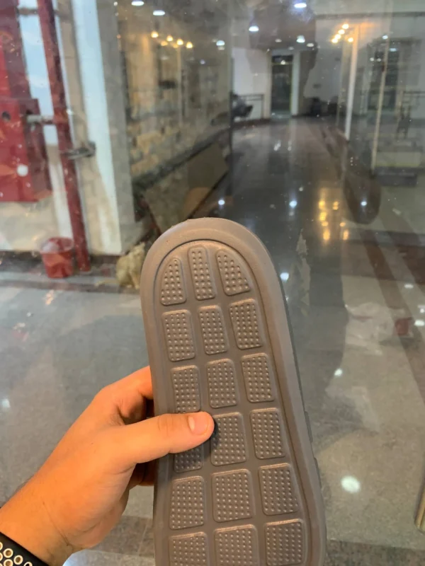 ⁦شبشب رجالي Adidas رصاصي⁩ - الصورة ⁦3⁩